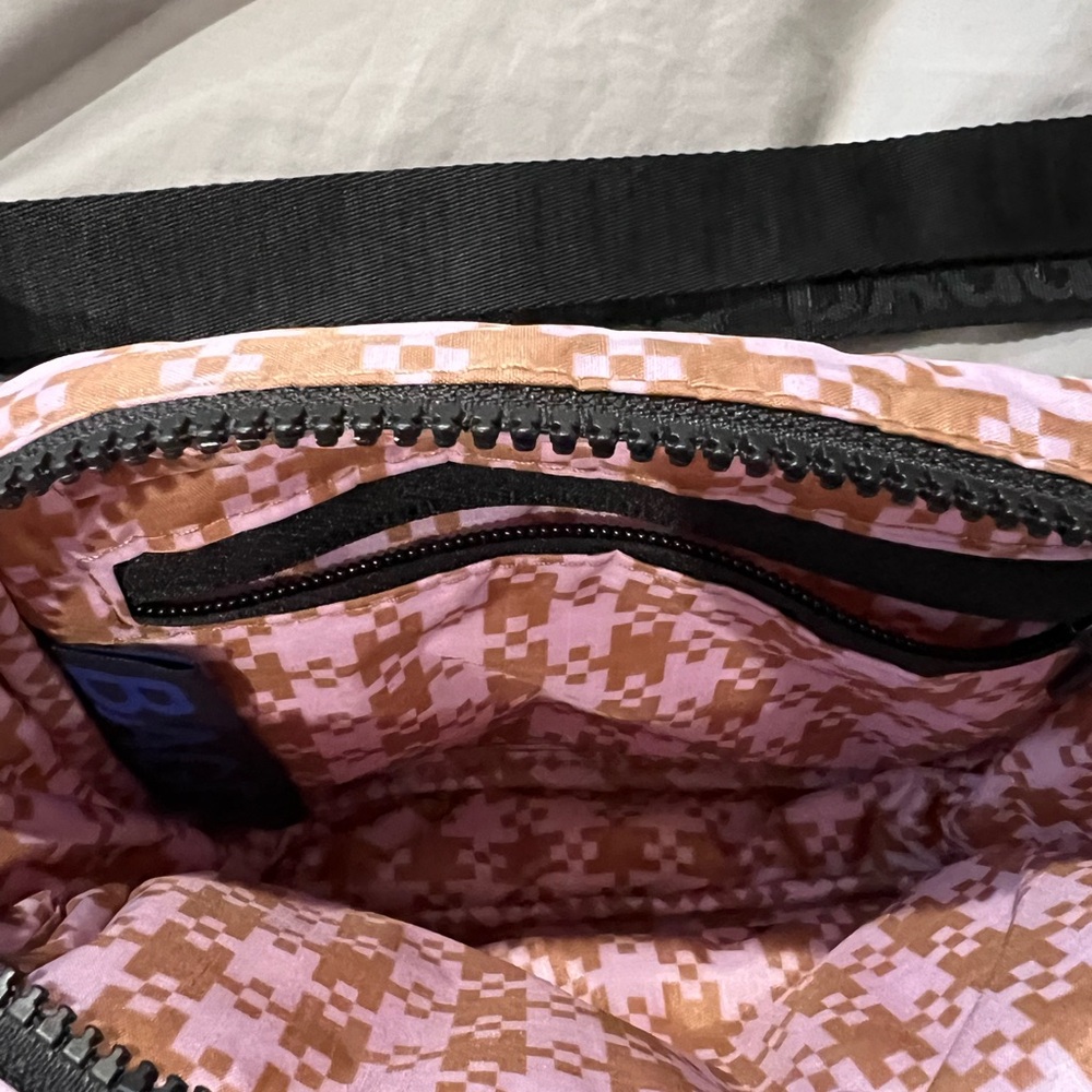 Baggu Rose Pixel Gingham Puffy Fanny Pack - Picture 3 of 3